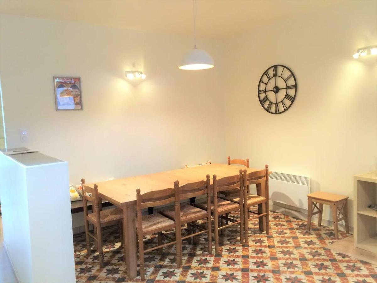 Modern Boulangerie, Large 6 Bedroom Holiday home *